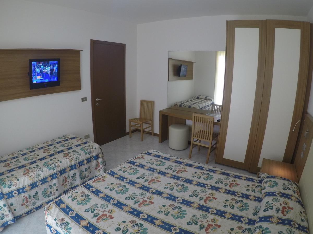 Residence Soleil - Agenzia Cocal Caorle Buitenkant foto
